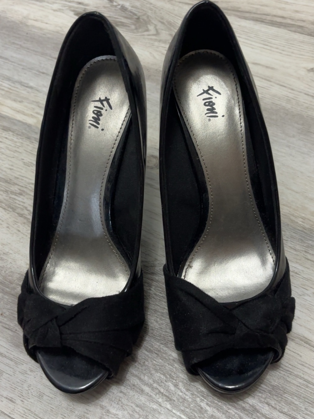FIONI Clothing Black Suede Knot Peep Toe Pumps